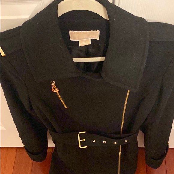 Women's Black Belted Jacket - Picture 2 of 8